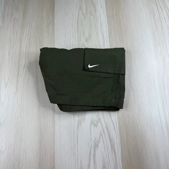 Nike Life Mens Green Flat Front Everyday Comfort Cotton P44 Cargo Shorts Size 34 - Picture 1 of 13